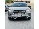 هيونداي سانتا في 2017 للإيجار في الشريعة - SUV فضي رمادي