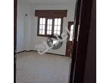شقة للبيع بعد جبانة الكتيب بشارعين طابق تاني فني 