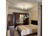 الاجار شقة سياحية مخدمة ٢٤ ساعة تكيف و كهرباء يومي اسبوعي شهري 
