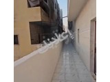 للبيع شقة 165م طابق اول 4 غرف و منافع/الدانا قرب المولات بشارع الحرير 