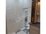 للبيع شقة فاخرة 145م طابق ثاني 4 غرف و منافع+مصعد شغال/ الدانا 