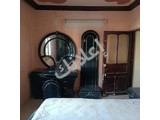 للبيع شقة بشارع الثورة بناء الطيران طابق تالت 3 غرف وصالون 