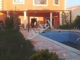 للبيع ڤيلا ضمن مجمع طريق لمطار 2ط طابو اخضر سكنية مخدمة لقطة