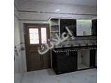 للبيع شقة ديلوكس 179م طابق ثاني 4 غرف و منافع /الدانا شارع النخيل 