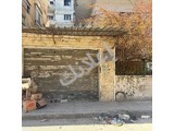 للبيع محل في الوعر منتصف شارع الميرسي مع كهرباء وماء